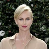 Người đẹp Charlize Theron. (Nguồn: celebuzz.com