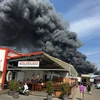 Cháy lướn ở chợ Đồng Xuân ở Berlin
