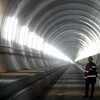  Khánh thành đường hầm xe lửa dài nhất thế giới