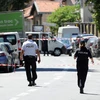 Cảnh sát Pháp điều tra tại khu vực gần hiện trường vụ tấn công ở Nice. (Nguồn: EPA/TTXVN) 