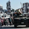 Xe tăng của quân đội Thổ Nhĩ Kỳ bỏ lại trên các đường phố ở Istanbul sau vụ đảo chính. (Nguồn: AFP/TTXVN) 