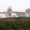 Khói bốc lên sau vụ nổ sau các cuôc tấn công gần thị trấn biên biên giới Jarablus của Syria. (Nguồn: EPA/TTXVN) 
