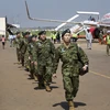 Các thành viên thuộc Các Lực lượng Phòng vệ Nhật Bản tới sân bay ở Juba, tham gia sứ mệnh gìn giữ hòa bình của Liên hợp quốc tại Nam Sudan. (Nguồn: AP/TTXVN) 