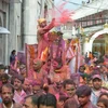 Người dân Ấn Độ tổ chức cầu may đầu Xuân với lễ hội sắc màu 