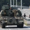 Xe quân sự Hàn Quốc tại thành phố biên giới Paju ngày 17/8. (Nguồn: Yonhap/TTXVN)