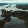 Vẻ đẹp hoang sơ của hồ Cấm Sơn từ trên cao. (Ảnh: Tiến Đạt/Vietnam+)
