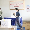 Tổng tuyển cử 2020 tại Myanmar: Cố vấn Nhà nước Myanmar Aung San Suu Kyi bỏ phiếu sớm tại thủ đô Naypyidaw hôm 29/10. (Nguồn: AP)