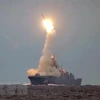 Thử tên lửa trên tàu chiến Đô đốc Gorshkov trên Biển Trắng. (Ảnh: Reuters/TTXVN) 