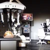 Robot phẫu thuật từ xa Hinotori.(Nguồn: Seisanzai)
