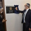Bộ trưởng Ngoại giao Israel Yair Lapid (đứng thứ 2 từ trái sang) dự lễ khai trương Đại sứ quán Israel tại Abu Dhabi vào ngày 29/6/2021. (Ảnh: al-monitor.com)