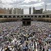 Tín đồ Hồi giáo tại Nhà thờ Lớn ở Thánh địa Mecca. (Ảnh: AFP/TTXVN)