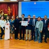  Đại sứ quán Việt Nam tại Slovakia đã tiếp nhận đóng góp của cộng đồng người Việt Nam tại Slovakia ủng hộ Quỹ Vaccine phòng chống COVID-19. (Nguồn:VOV)
