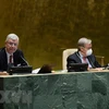 Chủ tịch Đại hội đồng Liên hợp quốc Khóa 75 Volkan Bozkir (trái) và Tổng Thư ký Liên hợp quốc António Guterres trong phiên họp toàn thể Đại hội đồng Liên hợp quốc ngày. (Ảnh: THX/TTXVN)
