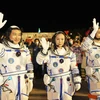 Nhóm phi hành gia Trung Quốc gồm Trác Chí Cương, Vương Á Bình và Diệp Quang Phú. (Ảnh: Tân Hoa Xã )