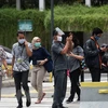 Người dân đeo khẩu trang phòng lây nhiễm COVID-19 tại Jakarta, Indonesia. (Ảnh: THX/TTXVN) 