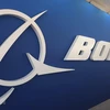 Biểu tượng của hãng sản xuất máy bay Boeing. (Ảnh: AFP/TTXVN) 
