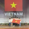6/6 học sinh Việt Nam đều đoạt giải: 02 HCV, 02 HCB, 02 HCĐ. Với thành tích này, đội tuyển Olympic Toán học quốc tế Việt Nam xếp thứ 4/104 quốc gia và vùng lãnh thổ tham gia sau Trung Quốc, Hàn Quốc và Mỹ. (Ảnh: TTXVN phát)