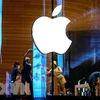 Biểu tượng Apple tại một cửa hàng của hãng. (Ảnh: AFP/TTXVN) 