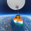 Tổ chức không gian Space Kidz India có trụ sở ở Chennai đã đưa quốc kỳ Ấn Độ lên độ cao trên 30 km so với Trái Đất bằng khinh khí cầu.(Nguồn: Latesly)