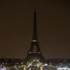 Tháp Eiffel chìm trong bóng tối là một phần trong kế hoạch tiết kiệm năng lượng của châu Âu nhằm chống lại chi phí năng lượng tăng cao. (Nguồn: Getty) 