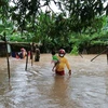 Sơ tán người dân tai Tela, Honduras trước khi bão Julia đổ bộ. (Nguồn: EPA)