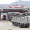 Xe chở hoa quả vào bến bãi thuộc cửa khẩu Tân Thanh, tỉnh Lạng Sơn. (Ảnh: Quang Duy/TTXVN) 