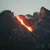 Núi lửa Merapi tại Indonesia "thức giấc" khiến người dân sơ tán gấp