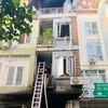 Hà Nội: 5 người trong một gia đình thoát nạn trong đám cháy nhà