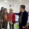 Lãnh Sở Giáo dục và Đào tạo, lãnh đạo thành phố Vinh và các phòng, ban liên quan cũng đã để thăm hỏi học sinh bị thương đang được điều trị tại Bệnh viện đa khao 115 Nghệ An. (Ảnh: TTXVN-Phát)