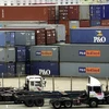 Các container hàng hóa tại cảng Busan (Hàn Quốc). (Ảnh: AFP/TTXVN) 