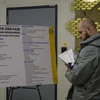Người nhập cư tìm việc làm tại một hội chợ việc làm ở Brooklyn, New York (Mỹ). (Ảnh: AFP/TTXVN) 