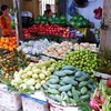 Chợ hoa quả ngày Tết. (Nguồn: TTXVN)