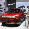 Xe ôtô điện BYD Co.'s Atto 3 trưng bày tại Triển lãm Japan Mobility Show 2023. (Ảnh: Kyodo/TTXVN)