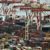 Quang cảnh cảng hàng hóa tại Tokyo, Nhật Bản. (Ảnh: AFP/TTXVN)