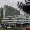 Bệnh viện Banska Bystrica, nơi Thủ tướng Slovakia Robert Fico được điều trị sau khi bị bắn, ngày 17/5/2024. (Ảnh: AFP/TTXVN)