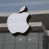 Biểu tượng của hãng Apple tại một cửa hàng ở Washington, DC, Mỹ. (Ảnh: AFP/TTXVN)