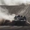 Xe quân sự Israel được triển khai gần biên giới với Dải Gaza ngày 29/5/2024. (Ảnh: THX/TTXVN)