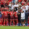 Các cầu thủ Thụy Sĩ ăn mừng chiến thắng 3-1 trong trận gặp Đội tuyển Hungary. (Ảnh: THX/TTXVN) 