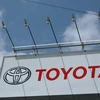 Biểu tượng hãng Toyota tại cửa hàng ở Tokyo, Nhật Bản. Ảnh: AFP/TTXVN 