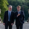 Thủ tướng Anh Keir Starmer (trái) và Tổng thống Pháp Emmanuel Macron tại cuộc gặp ở Oxford, Anh, ngày 18/7/2024. (Ảnh: Getty Images/ TTXVN)