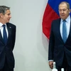 Bộ trưởng Ngoại giao Nga Sergei Lavrov (phải) và người đồng cấp Mỹ Antony Blinken. (Nguồn: reuters.com)