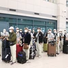 Nhóm lao động Việt Nam đang đợi nhập cảnh tại sân bay Incheon, Hàn Quốc. (Ảnh: Mạnh Hùng)
