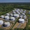 Bể chứa nhiên liệu tại một trạm của Công ty Colonial Pipeline ở Woodbine, Maryland, Mỹ. Ảnh: (AFP/TTXVN)