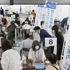 Một điểm tiêm chủng vaccine ngừa COVID-19 tại Kobe, Nhật Bản, ngày 25/5/2021. (Ảnh: Kyodo/TTXVN)