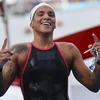 Ana Marcela Cunha ăn mừng chiến thắng ở nội dung bơi marathon 10km nữ tại Olympic Tokyo 2020, ngày 4/8/2021. (Nguồn: reuters.com)