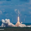 Tên lửa Falcon 9 mang theo vệ tinh Anasis-II - vệ tinh liên lạc quân sự đầu tiên của Hàn Quốc, cất cánh tại Trung tâm Vũ trụ Kennedy ở Florida (Mỹ), ngày 20/7/2020. (Nguồn: koreabizwire.com)