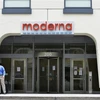 Trụ sở của hãng Moderna tại Cambridge, Massachusetts (Mỹ). (Ảnh: AFP/ TTXVN)