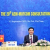 Bộ trưởng Bộ Công Thương Nguyễn Hồng Diên chủ trì điểm cầu Hà Nội tại Hội nghị tham vấn cấp Bộ trưởng Kinh tế ASEAN-Trung Quốc lần thứ 20. (Ảnh: Trần Việt /TTXVN)