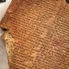 Phiến đất sét khắc sử thi Gilgamesh được bán với giá 1,67 triệu USD cho chuỗi thủ công mỹ nghệ Hobby Lobby để trưng bày tại Bảo tàng Kinh thánh ở Washington (Mỹ). (Nguồn: washingtonpost.com)