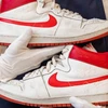 Đôi giày thể thao cũ của Michael Jordan được bán với giá 1,47 triệu USD. (Nguồn: cnn.com)